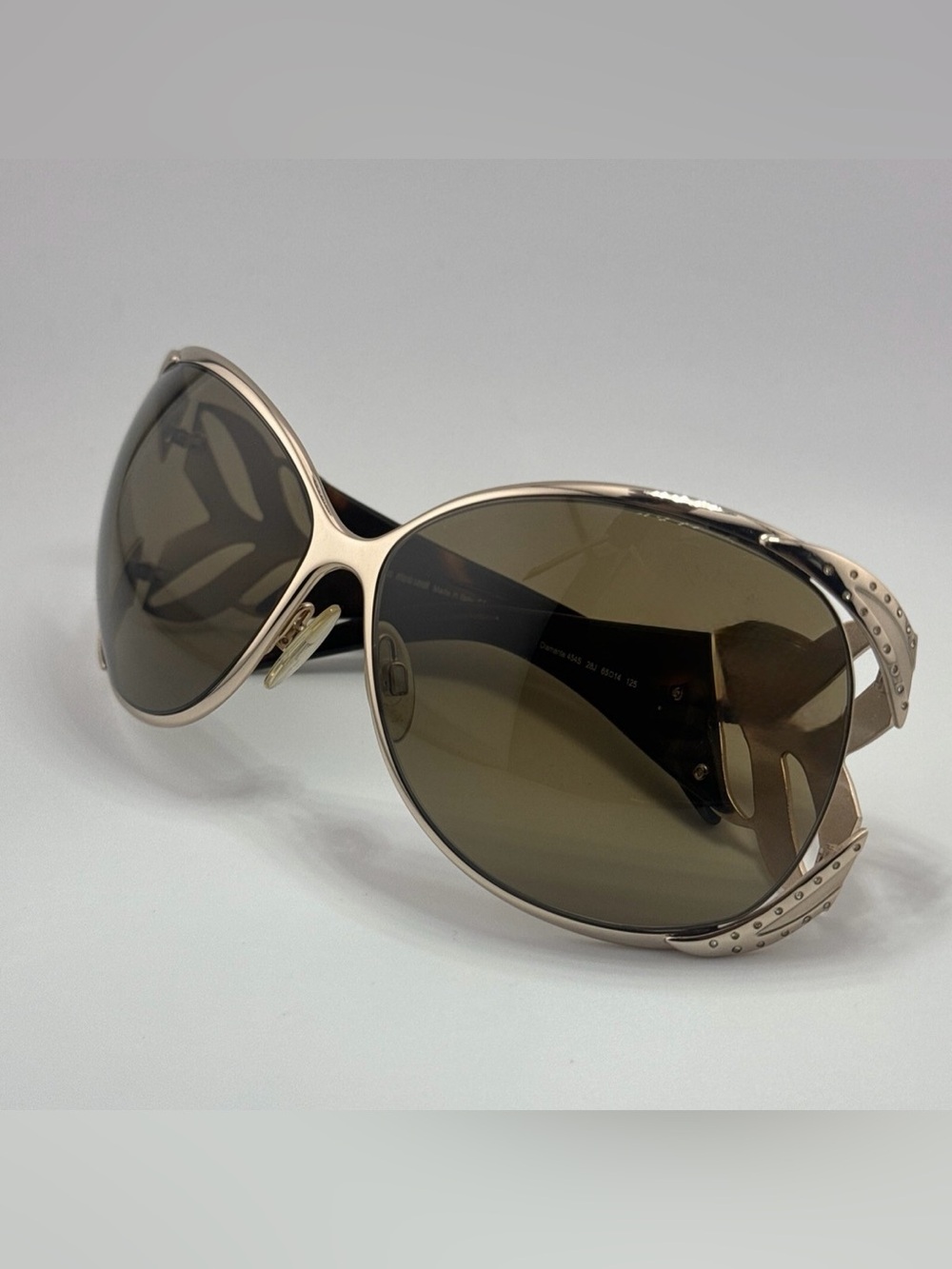 Roberto Cavalli TIRO 3865 glasses are iconic, Y2K-era Italian luxury sunglasses.